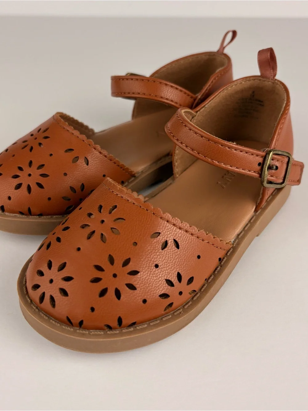 Old Navy Toddler Girls Brown Floral Cutout Mary Jane Shoes  Velcro Ankle Strap 8